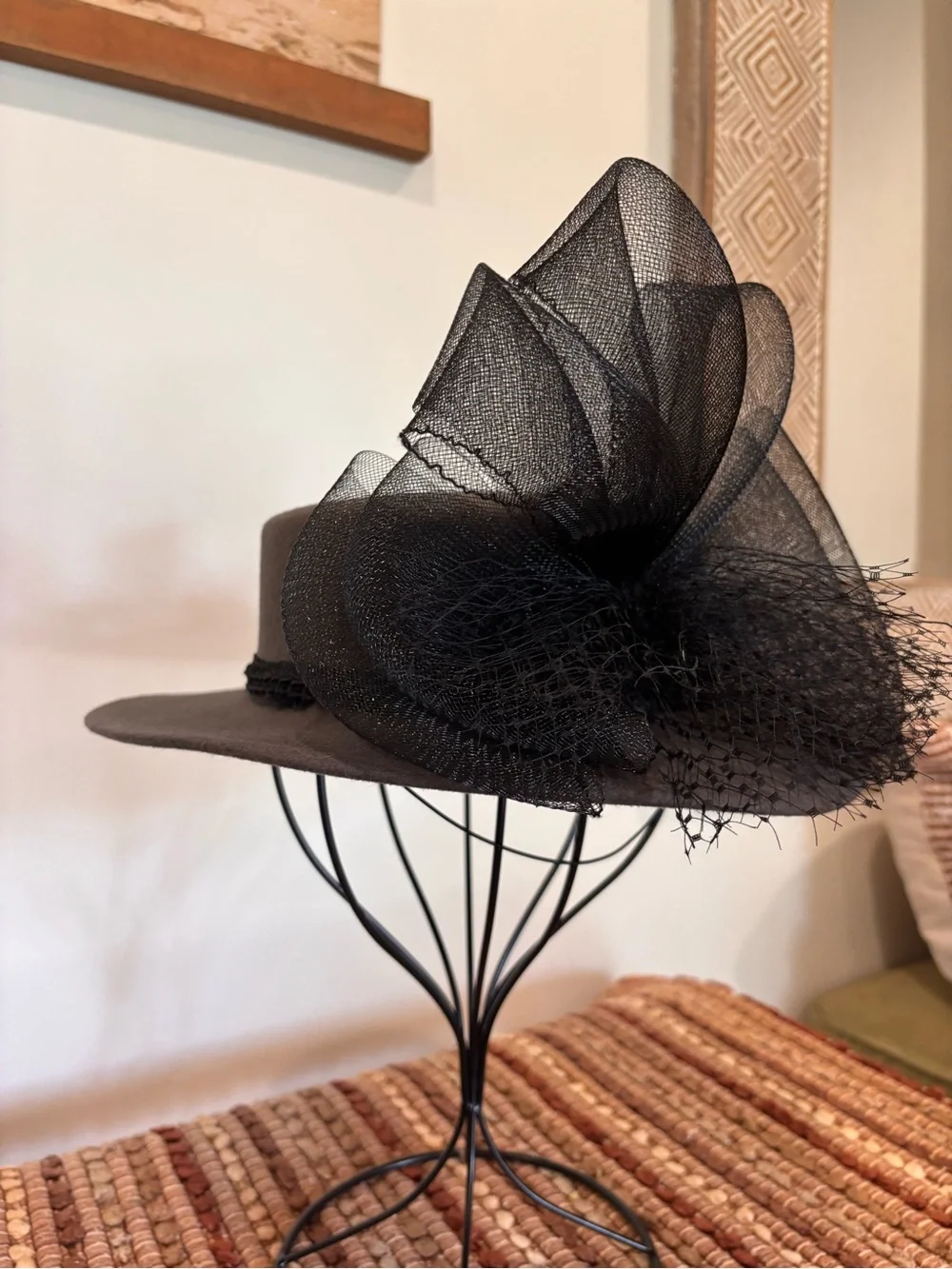 Brown Wool Felt Wide Brim Fascinator Hat Black Sinamay Bow Veil Kentucky Derby - Picture 4 of 7